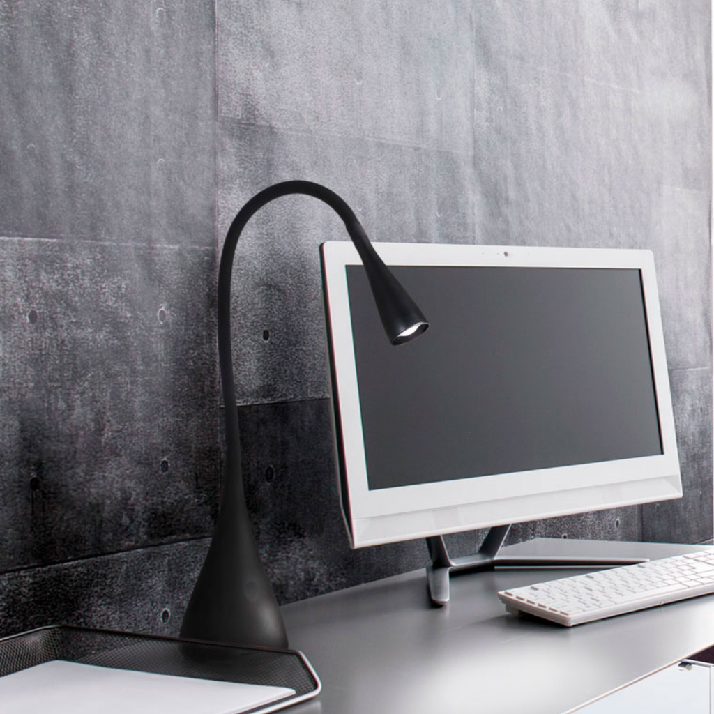 Lamp de mesa c/3 posiciones de luz; pintura soft Negra 1x4w